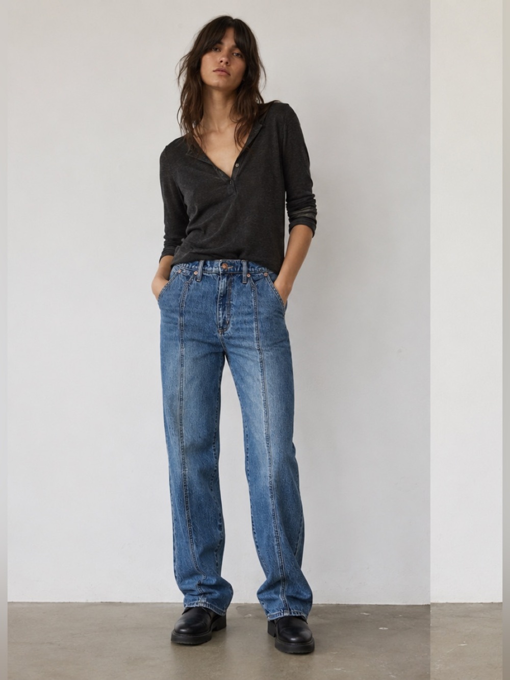 Universal Thread Women’s 90’s Straight Leg Barrel Vintage Denim Jeans Size 4